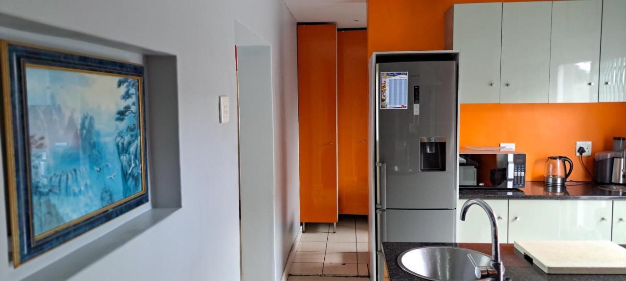 Spacious Holiday Home เคปทาวน์ ภายนอก รูปภาพ