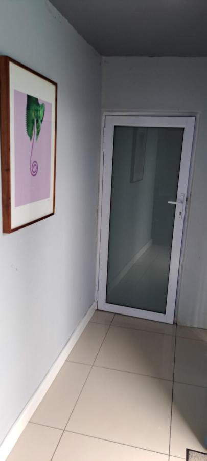 Spacious Holiday Home เคปทาวน์ ภายนอก รูปภาพ