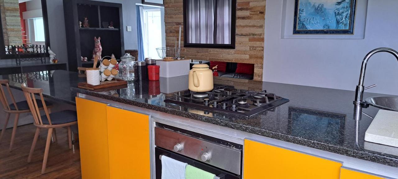Spacious Holiday Home เคปทาวน์ ภายนอก รูปภาพ