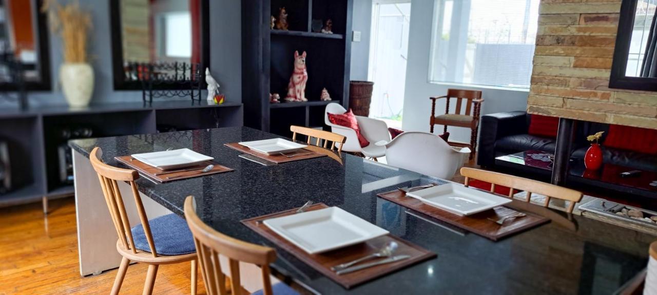 Spacious Holiday Home เคปทาวน์ ภายนอก รูปภาพ