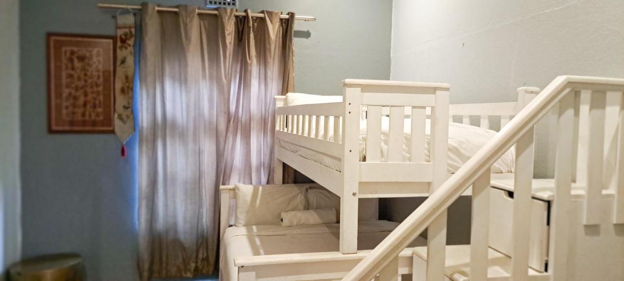 Spacious Holiday Home เคปทาวน์ ภายนอก รูปภาพ